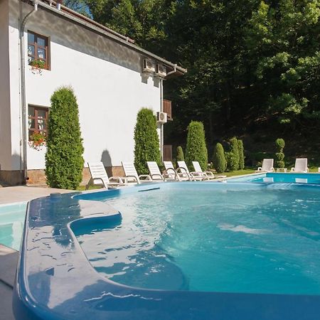 Family Hotel Bile Белі-Осум Екстер'єр фото