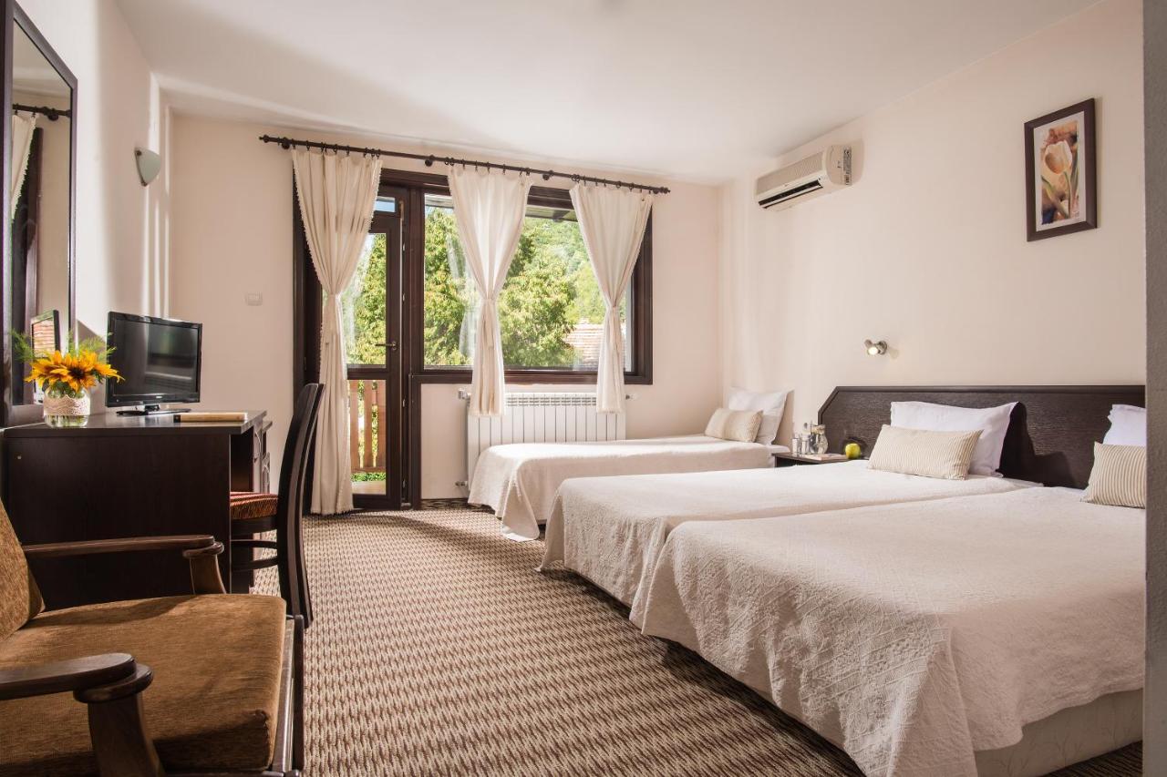 Family Hotel Bile Белі-Осум Екстер'єр фото