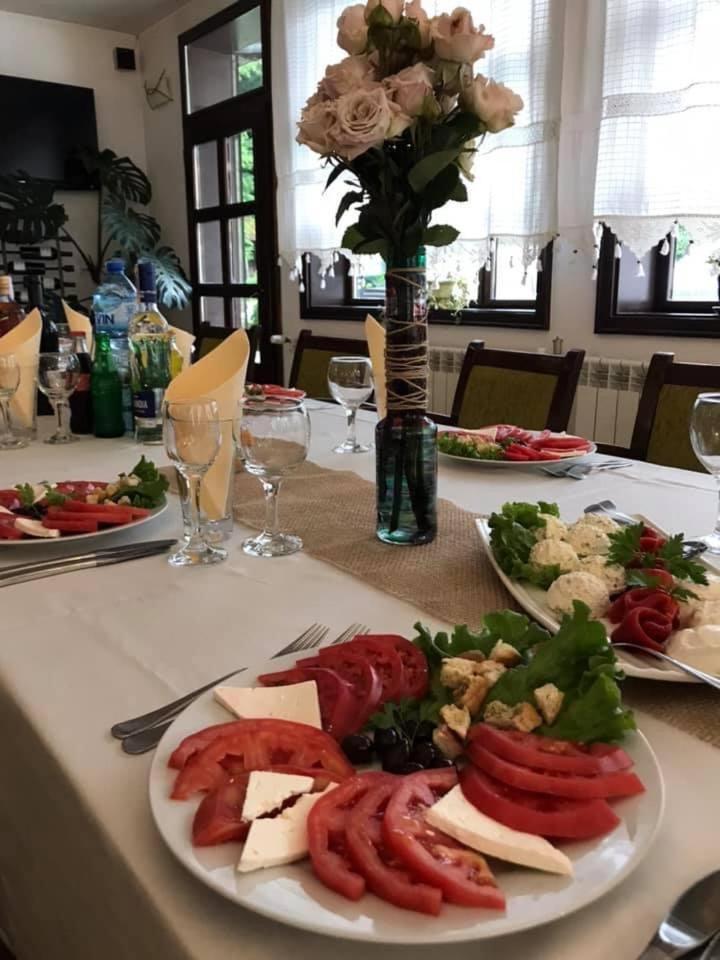 Family Hotel Bile Белі-Осум Екстер'єр фото