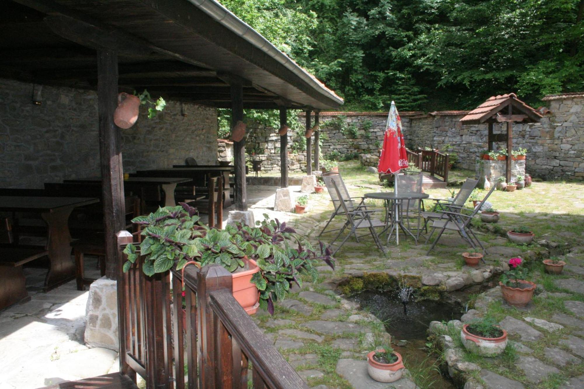 Family Hotel Bile Белі-Осум Екстер'єр фото