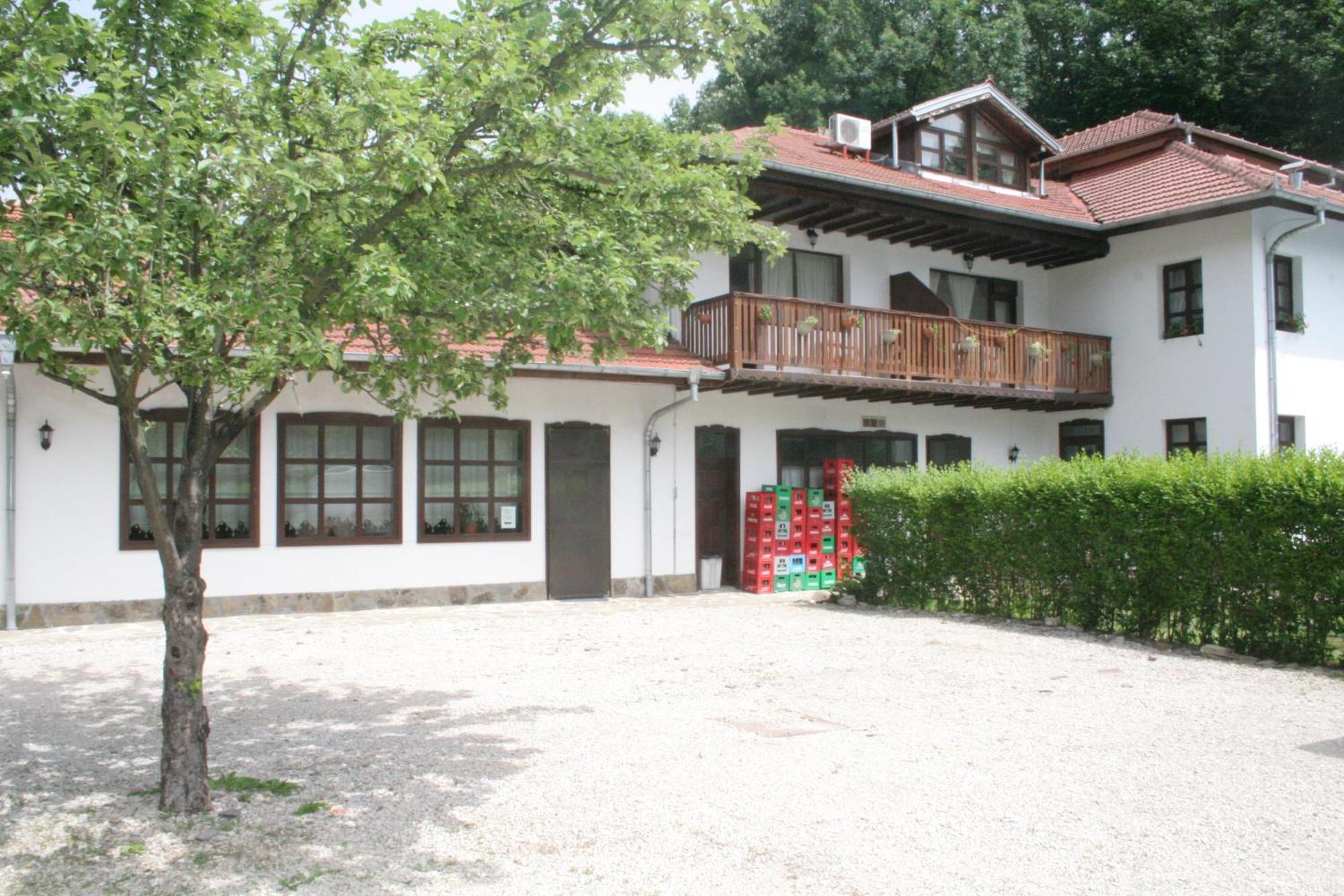Family Hotel Bile Белі-Осум Екстер'єр фото