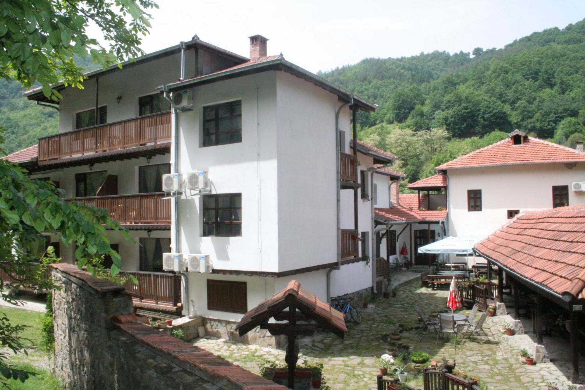 Family Hotel Bile Белі-Осум Екстер'єр фото