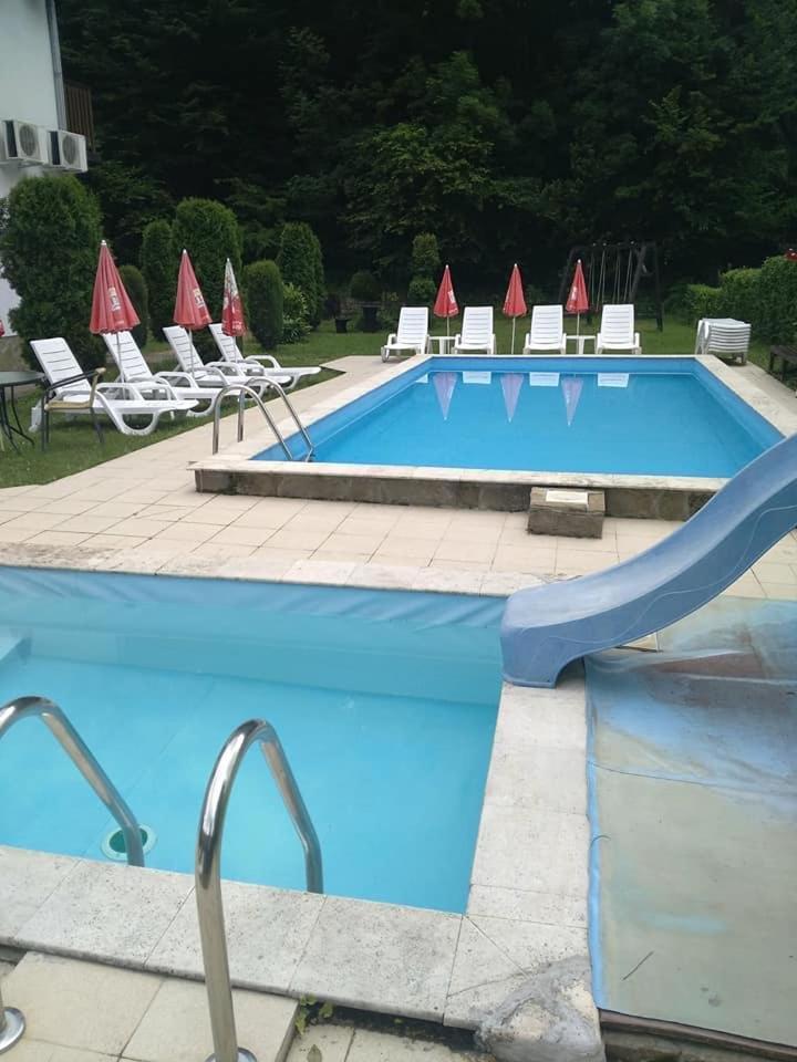 Family Hotel Bile Белі-Осум Екстер'єр фото