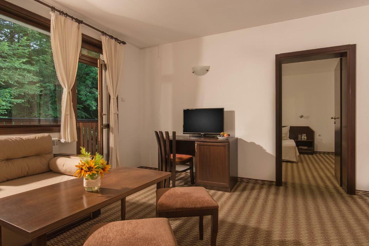 Family Hotel Bile Белі-Осум Екстер'єр фото