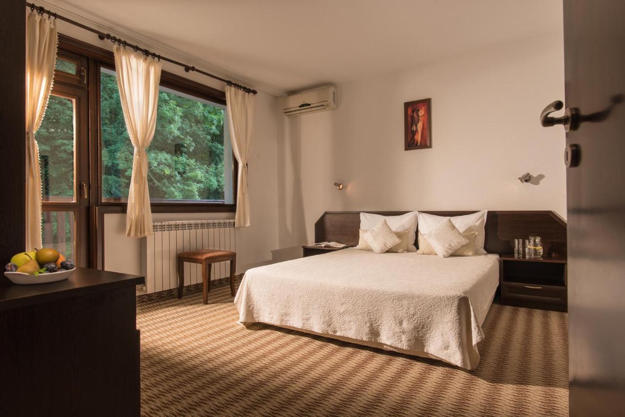 Family Hotel Bile Белі-Осум Екстер'єр фото