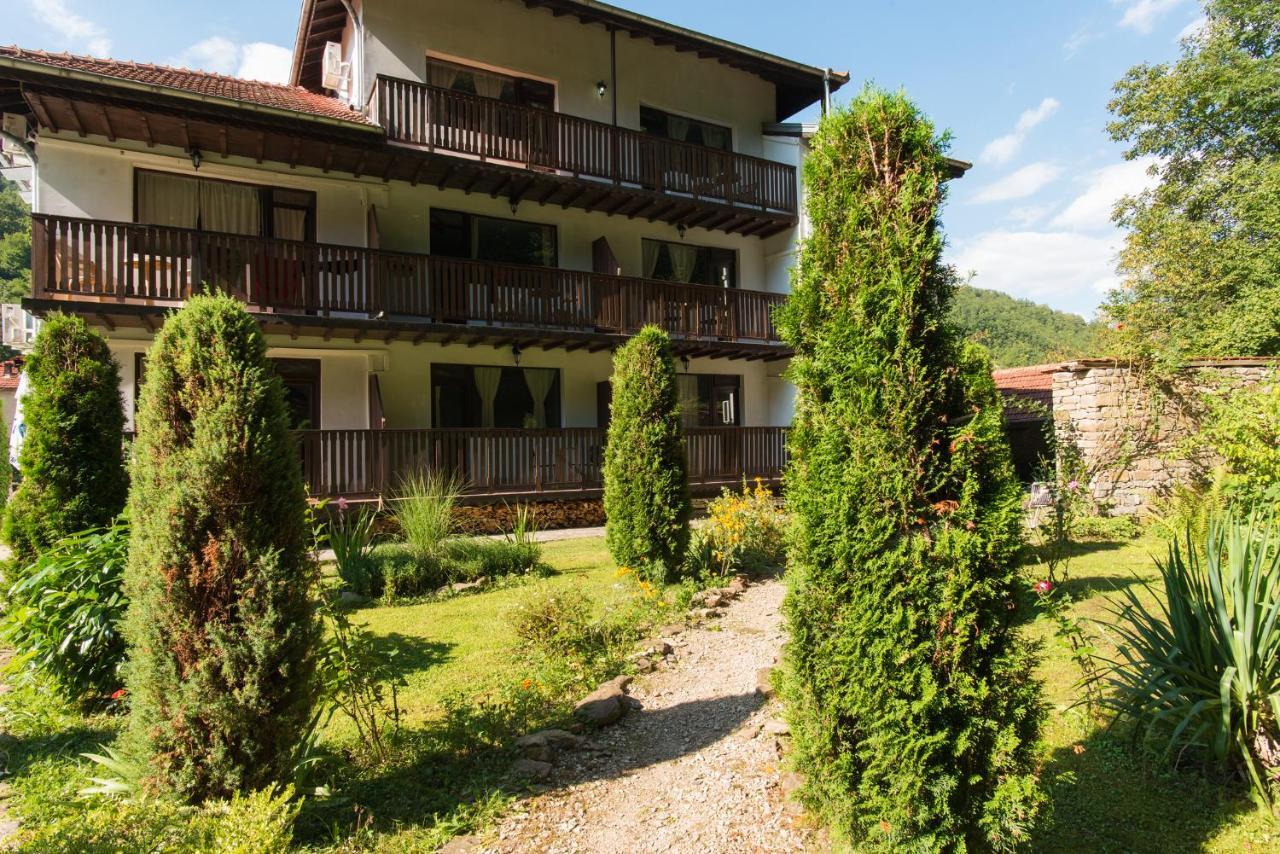 Family Hotel Bile Белі-Осум Екстер'єр фото
